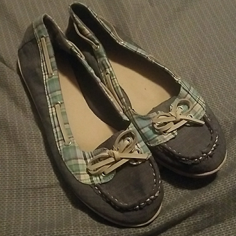 Womens casual flats - size 9